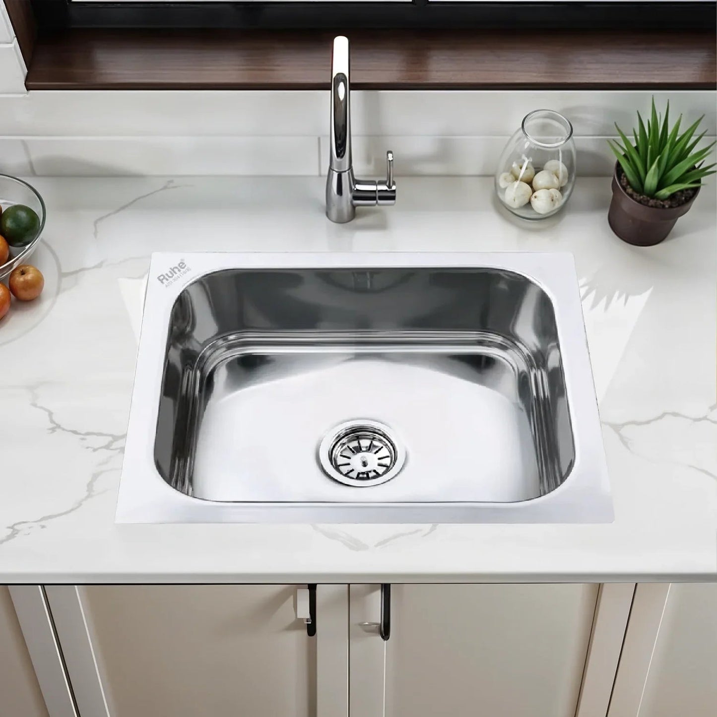 Single Bowl Kitchen Sink (21 x 18 x 8 Inches)