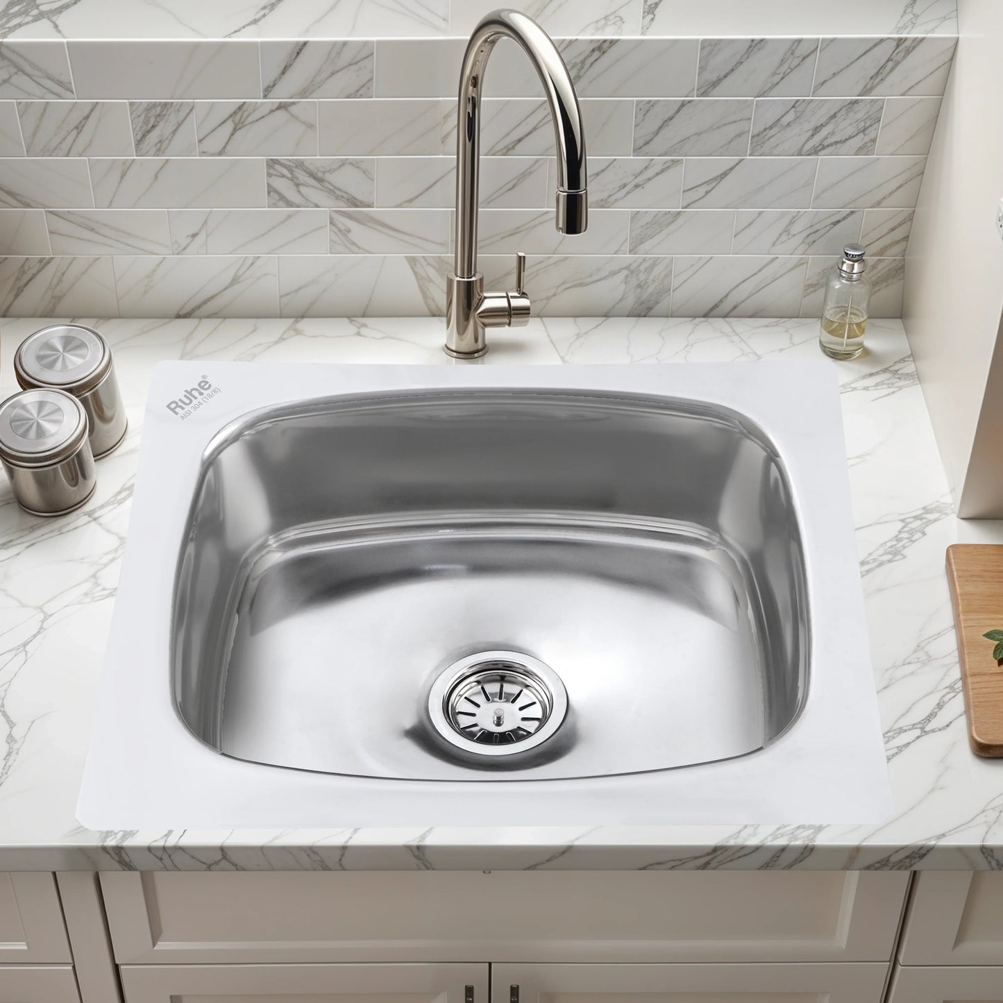 Oval Single Bowl Kitchen Sink (21 x 18 x 8 Inches)