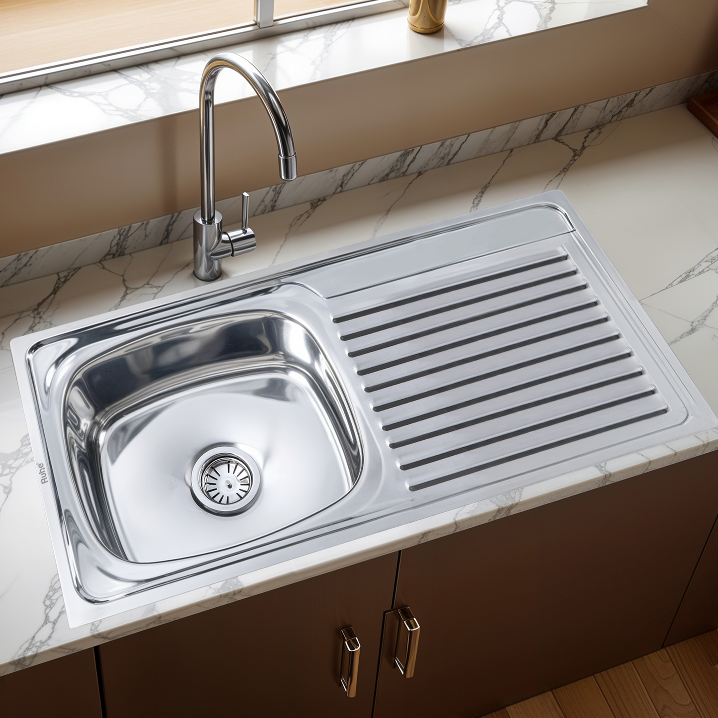 Oval Single Bowl Kitchen Sink (21 x 18 x 8 Inches)