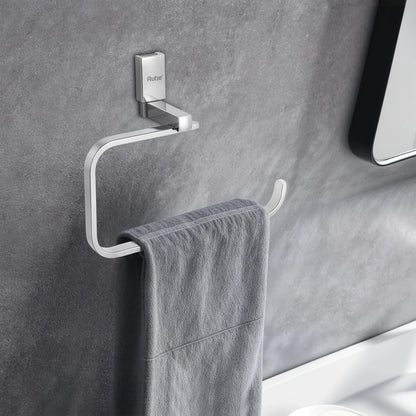 Erica Towel Ring